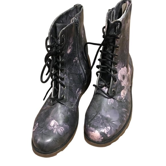 Dolce Vita "Cobain" Gray Floral Boots - Size 9 NWT - Picture 3 of 7
